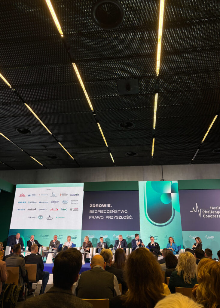 43C7C939 5F54 4DED AA29 0A111910484E 1 732x1024