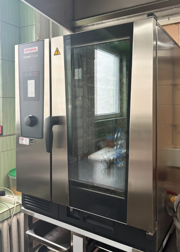 4A83DDC8 52DE 4FFF BEAA DF3150E53A9E 731x1024