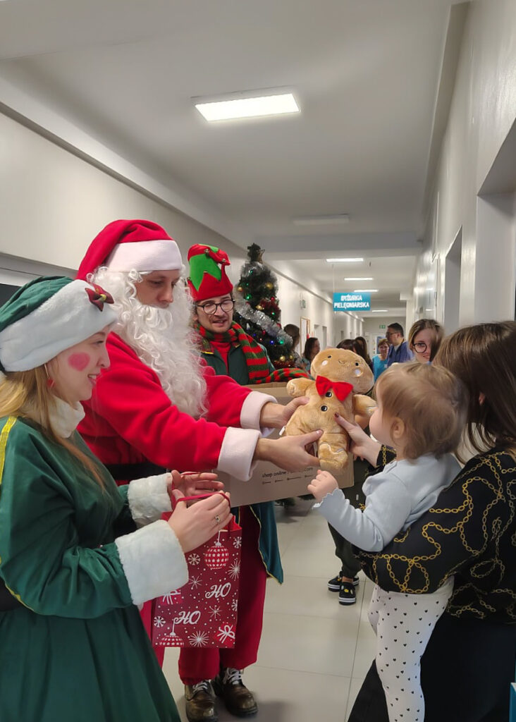 5FBCE160 1059 4997 B0FC 7FFED43F9523 732x1024