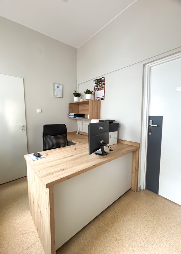 DBB3F7CF 18A4 4E17 A1F6 95583F8C72E9 732x1024