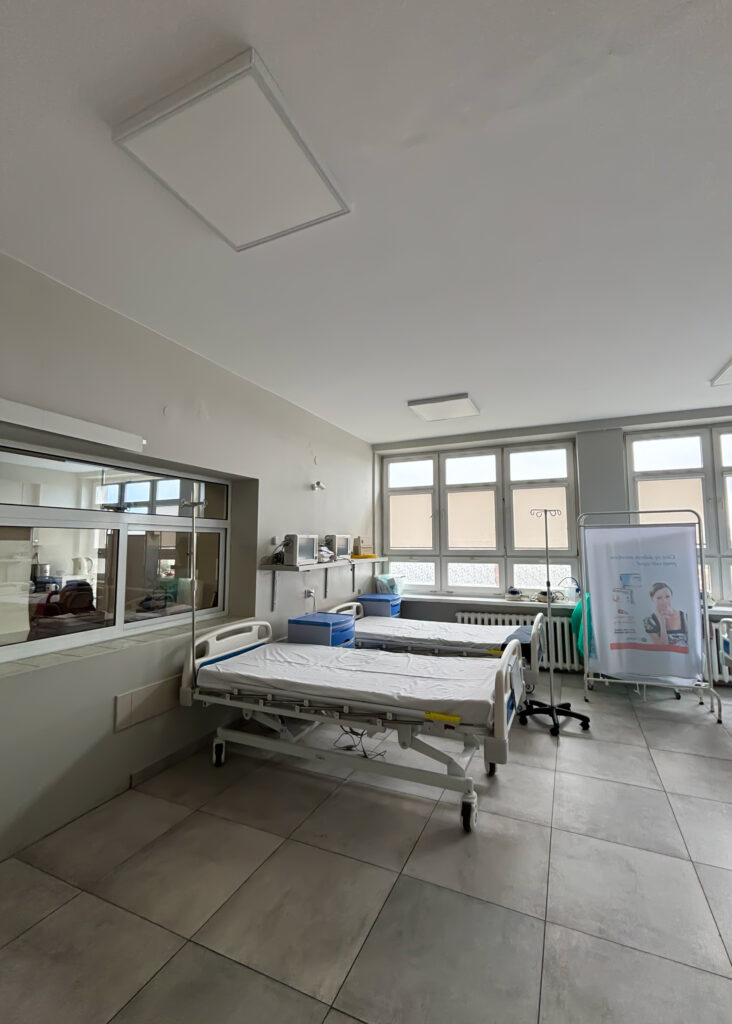 E5A07D18 F08E 4265 8F16 4202D725E437 732x1024