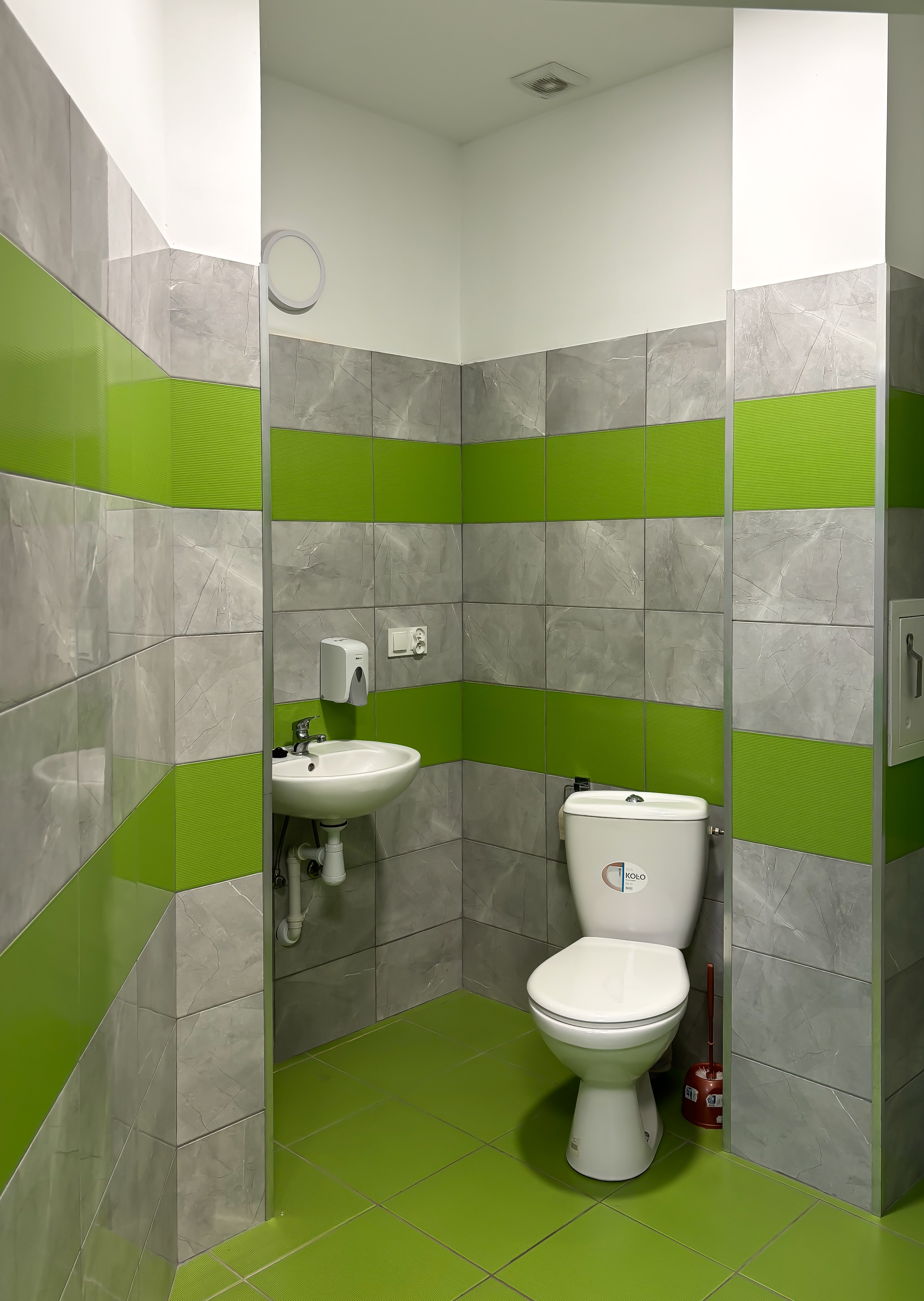 82C4EE65 A09E 4D1D A217 4BB59064B9FD