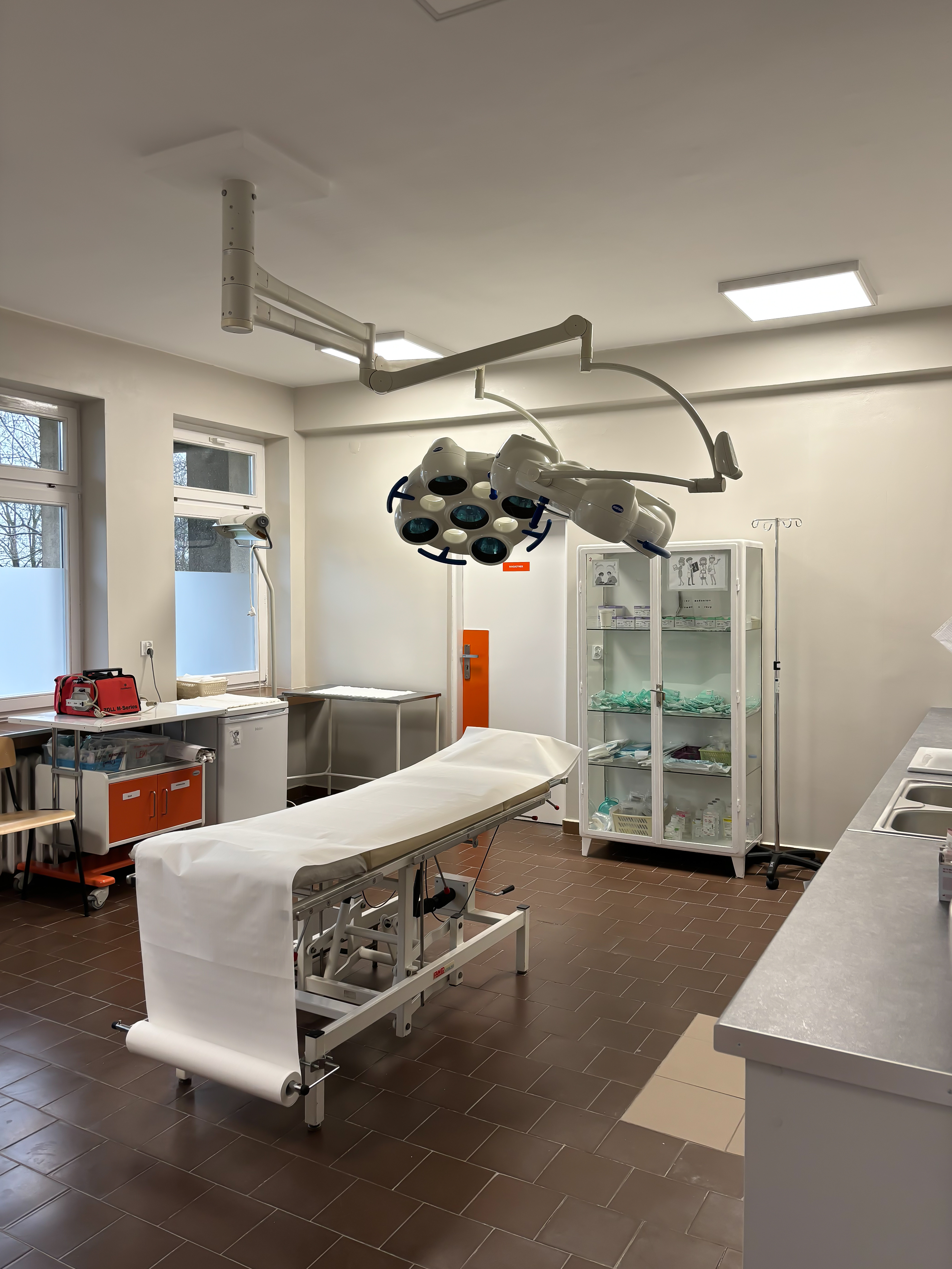 A595A2FF 2F3F 48DE AF67 A64B2FF23648